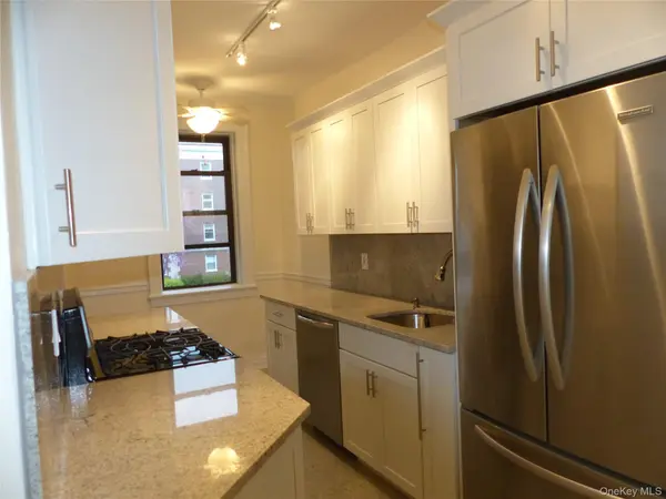 222 Seventh ST #2C, Garden City, NY 11530