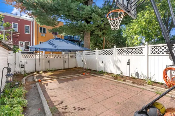 1207 Hancock ST, Brooklyn, NY 11221