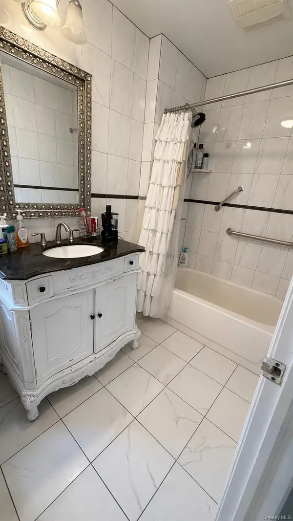 42 W 14th RD, Broad Channel, NY 11693