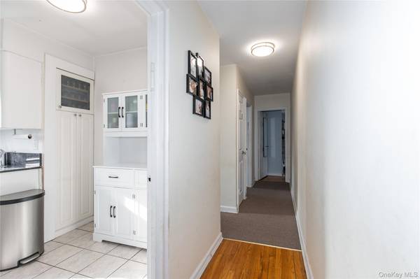 15 Beach RD #3-A, Great Neck, NY 11023