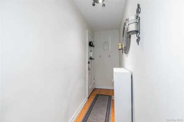 15 Beach RD #3-A, Great Neck, NY 11023