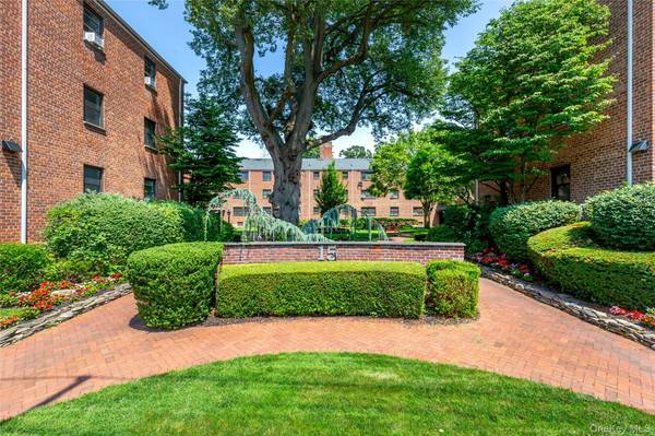 15 Beach RD #3-A, Great Neck, NY 11023