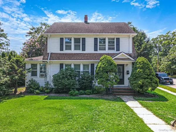 41 Prospect PL, Riverhead, NY 11901