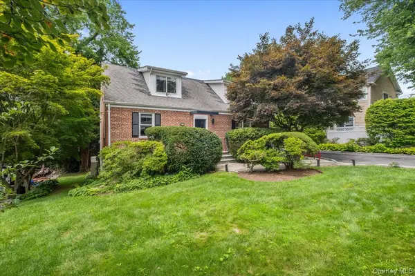 128 Glendale RD, Scarsdale, NY 10583