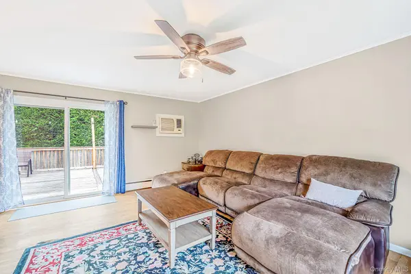 248 6th AVE, Saint James, NY 11780