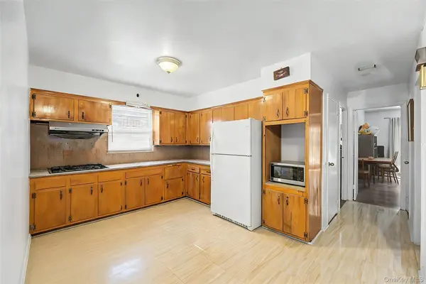 3644 170th ST, Flushing, NY 11358