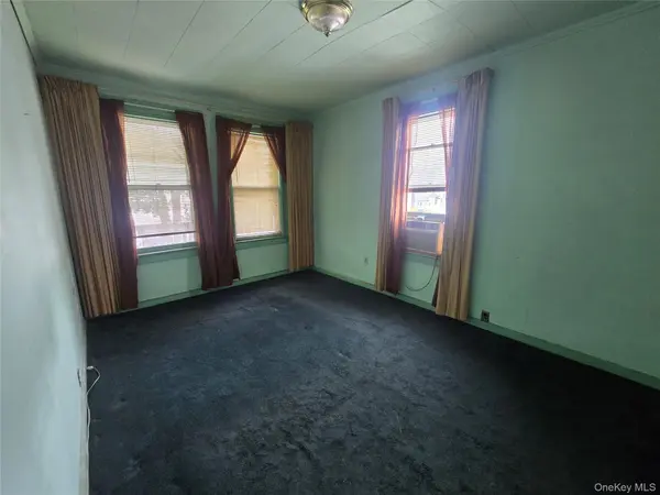10441 92nd AVE, Richmond Hill, NY 11418