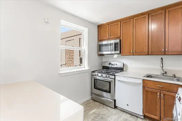 260-57 75th AVE #2, Glen Oaks, NY 11004