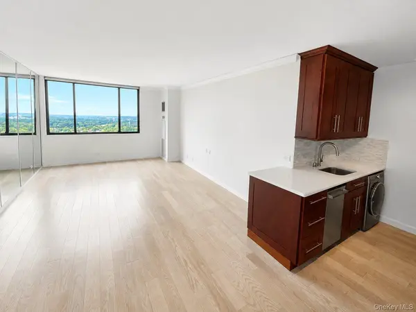 26910 Grand Central Pkwy #31P, Floral Park, NY 11005