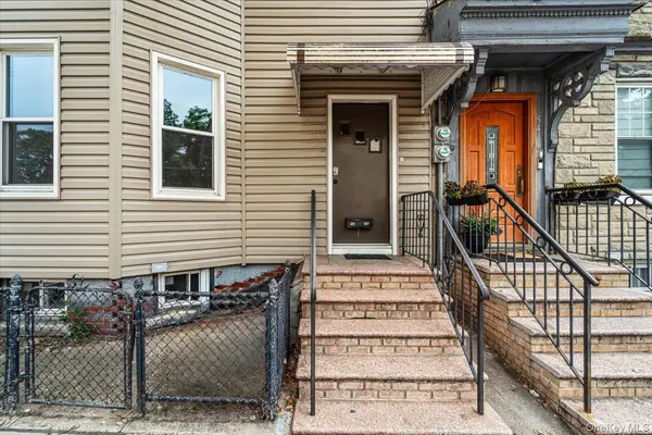 54-18 Nurge AVE, Maspeth, NY 11378