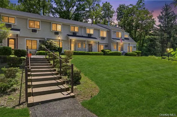 607 Mountain Laurel DR, Monroe, NY 10950