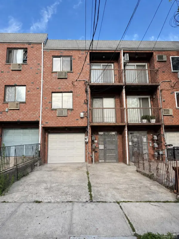 42-03 156th ST, Flushing, NY 11355