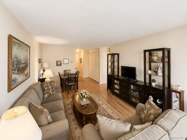 18-15 215th ST #2L, Bayside, NY 11360