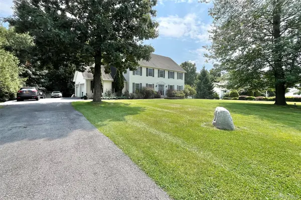 7 Frances LN, Monroe, NY 10950