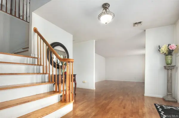 7 Frances LN, Monroe, NY 10950