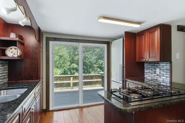 27 Rumsey RD, Greenwood Lake, NY 10925