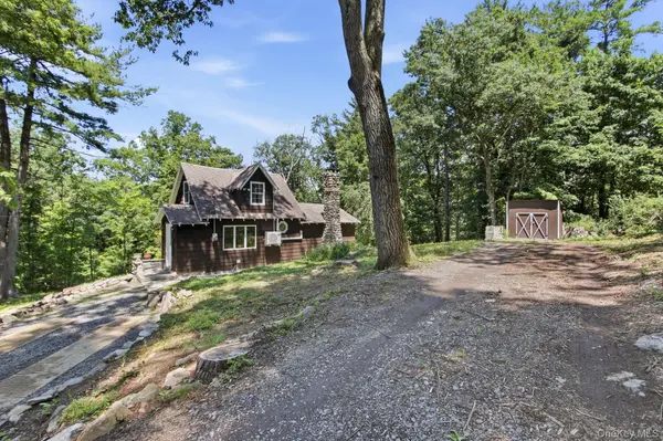 27 Rumsey RD, Greenwood Lake, NY 10925