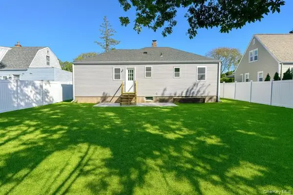 29 Avon, Hewlett, NY 11557