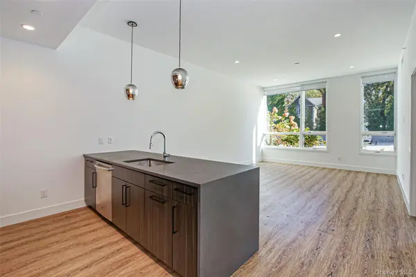 39 Washington Avenue #201, Pleasantville, NY 10570