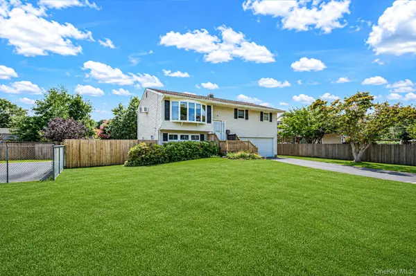 104 Utica ST, Bay Shore, NY 11706