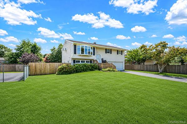 104 Utica ST, Bay Shore, NY 11706