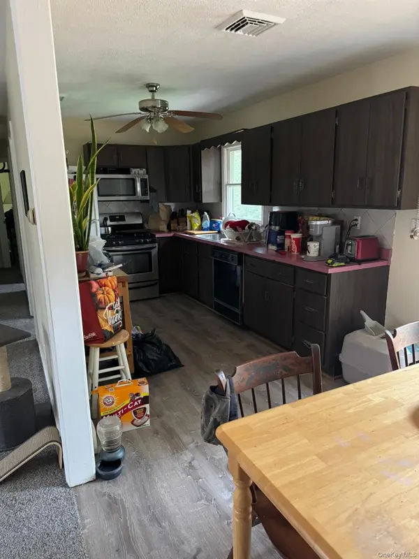 1 Tappan DR, Monroe, NY 10950