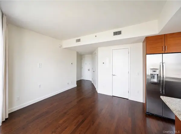 10820 71st AVE #7C, Forest Hills, NY 11375