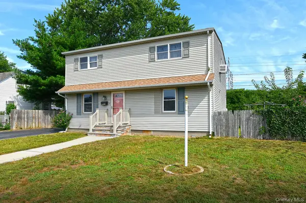 3679 Lark ST, Levittown, NY 11756