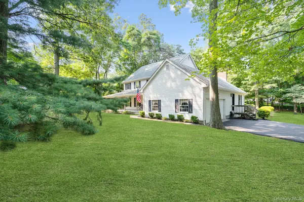 470 Pond PATH, East Setauket, NY 11733