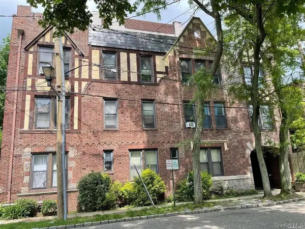 1 Hillside AVE #3B, Great Neck, NY 11021
