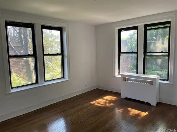 1 Hillside AVE #3B, Great Neck, NY 11021