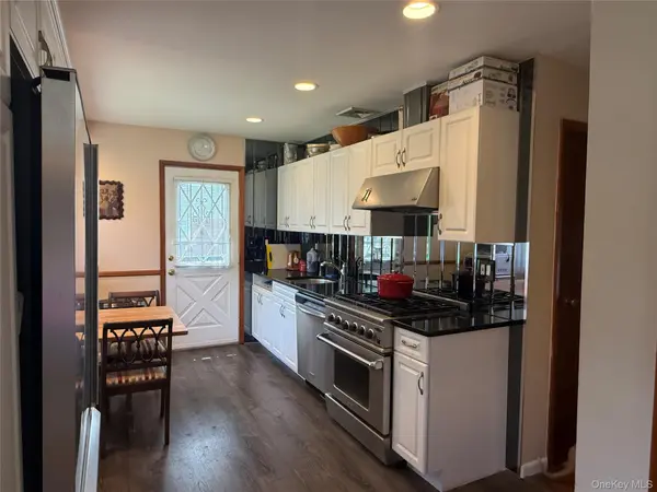 1612 N Gardiner DR, Bay Shore, NY 11706