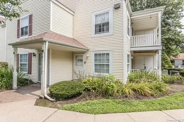 282 Fairview CIR, Middle Island, NY 11953
