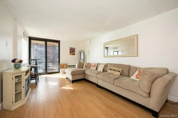 730 W Broadway #2J, Long Beach, NY 11561
