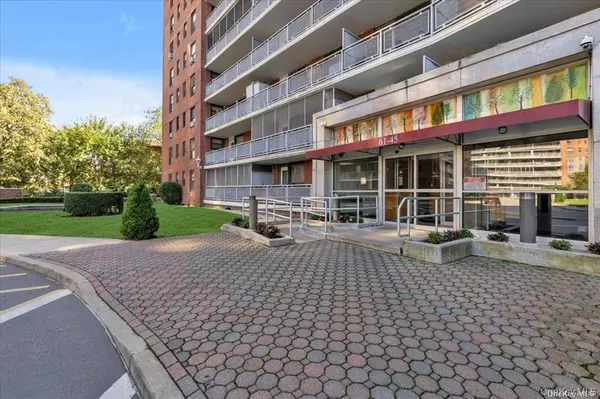 61-45 98 ST #10L, Rego Park, NY 11374