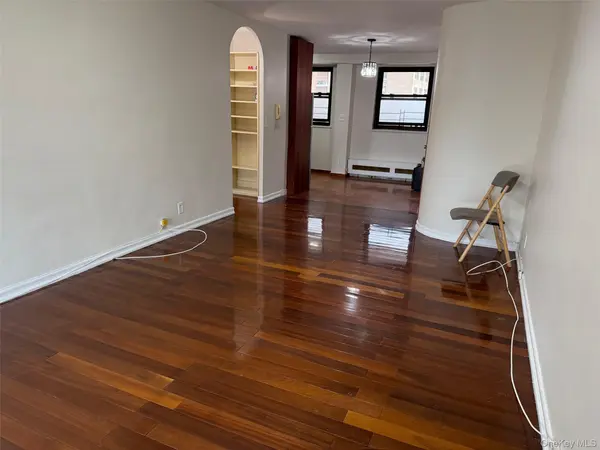 61-45 98 ST #10L, Rego Park, NY 11374