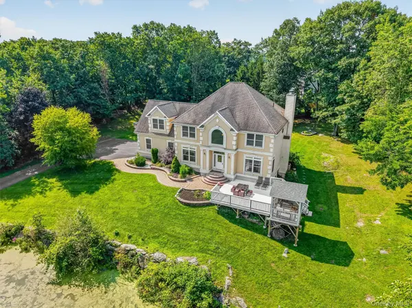 15 Winston PL, Marlboro, NY 12542