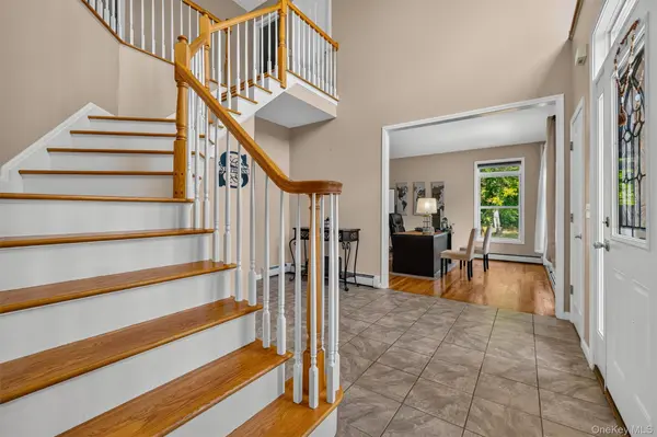 15 Winston PL, Marlboro, NY 12542
