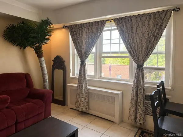 86-11 151st AVE #4K, Howard Beach, NY 11414
