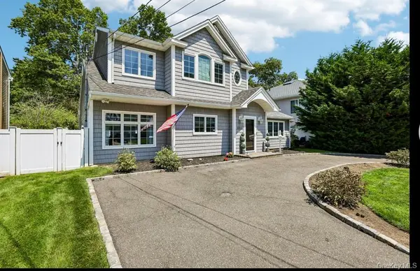 231 Koehl ST, Massapequa Park, NY 11762
