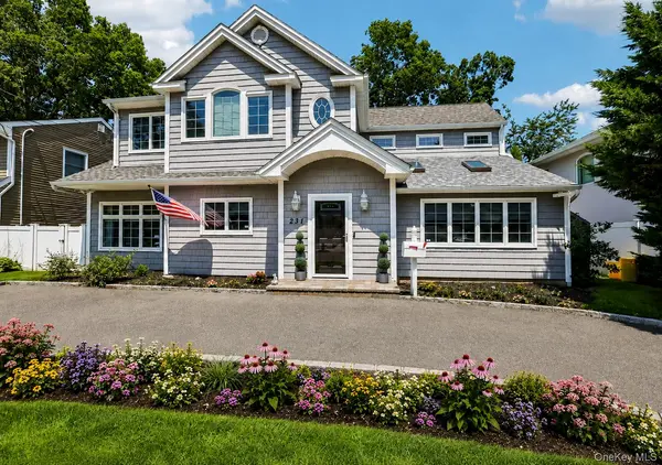 231 Koehl ST, Massapequa Park, NY 11762