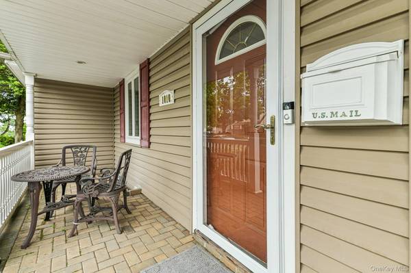 1010 Douglas AVE, Wantagh, NY 11793