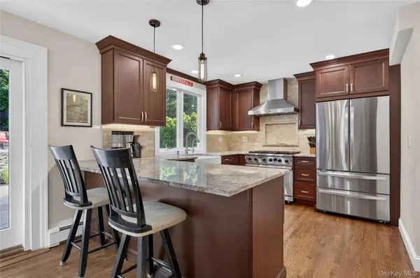 73 Maple PL, Huntington, NY 11743