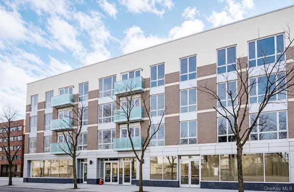 15815 Union TPKE #402N, Fresh Meadows, NY 11366