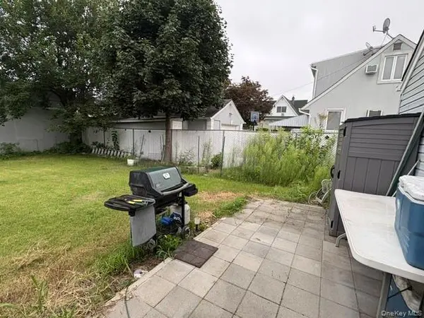 1435 Alpha ST, Elmont, NY 11003