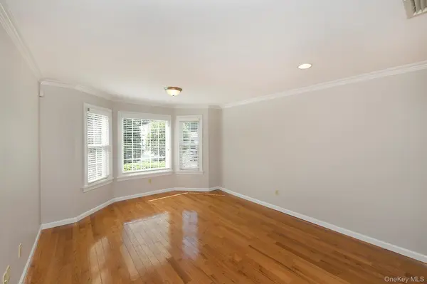 39 Nesaquake AVE #A, Port Washington, NY 11050