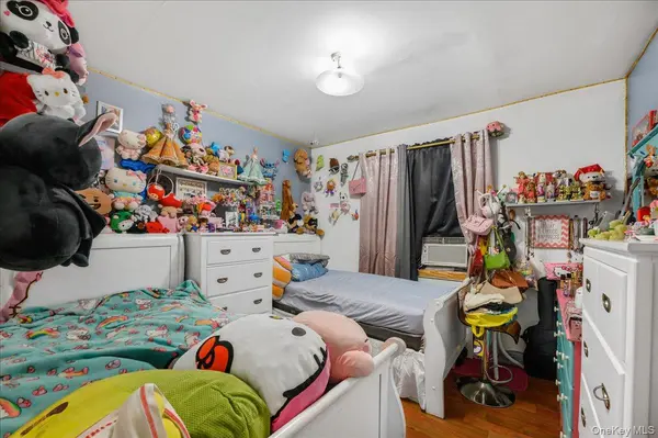 1281 Arnow AVE, Bronx, NY 10469