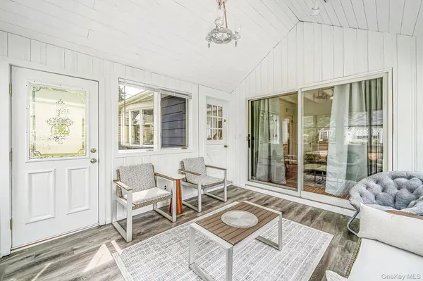 7 Oak DR, Jamesport, NY 11947