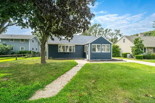 7 Oak DR, Jamesport, NY 11947