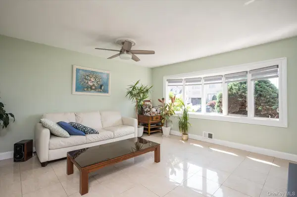 944 Cathedral AVE, Franklin Square, NY 11010